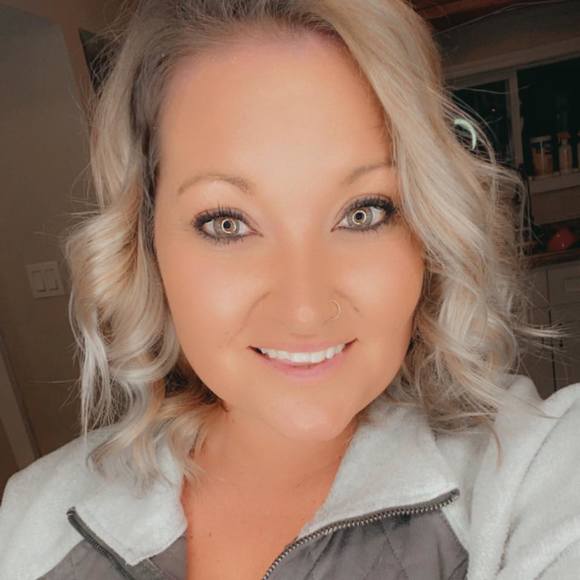 Poshmark profile picture for @tuxedo